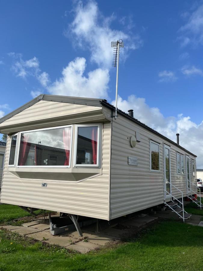 Dunlin 69 ~ California Cliffs Hotel Great Yarmouth Exterior photo